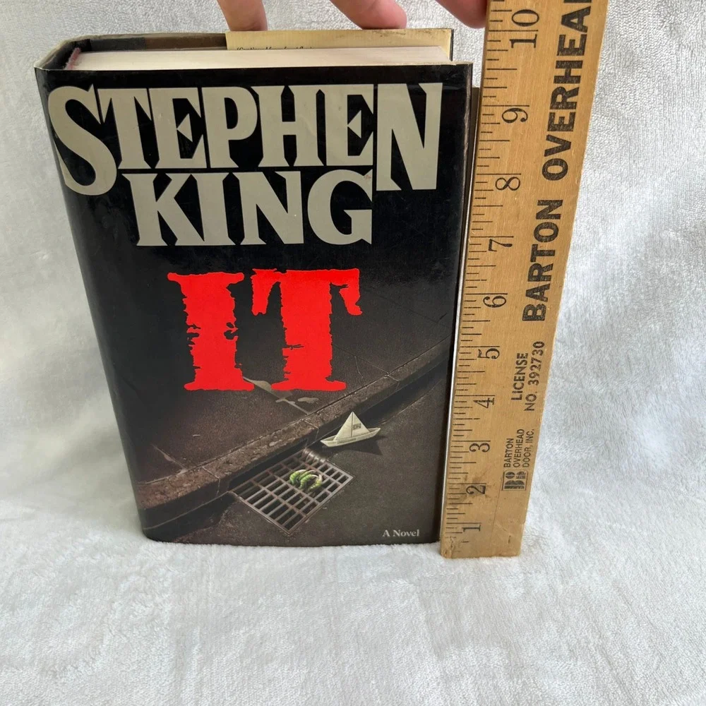 IT by Stephen King True 1st Edition True 1st Printing Hardcover DJ $22.95 Horror